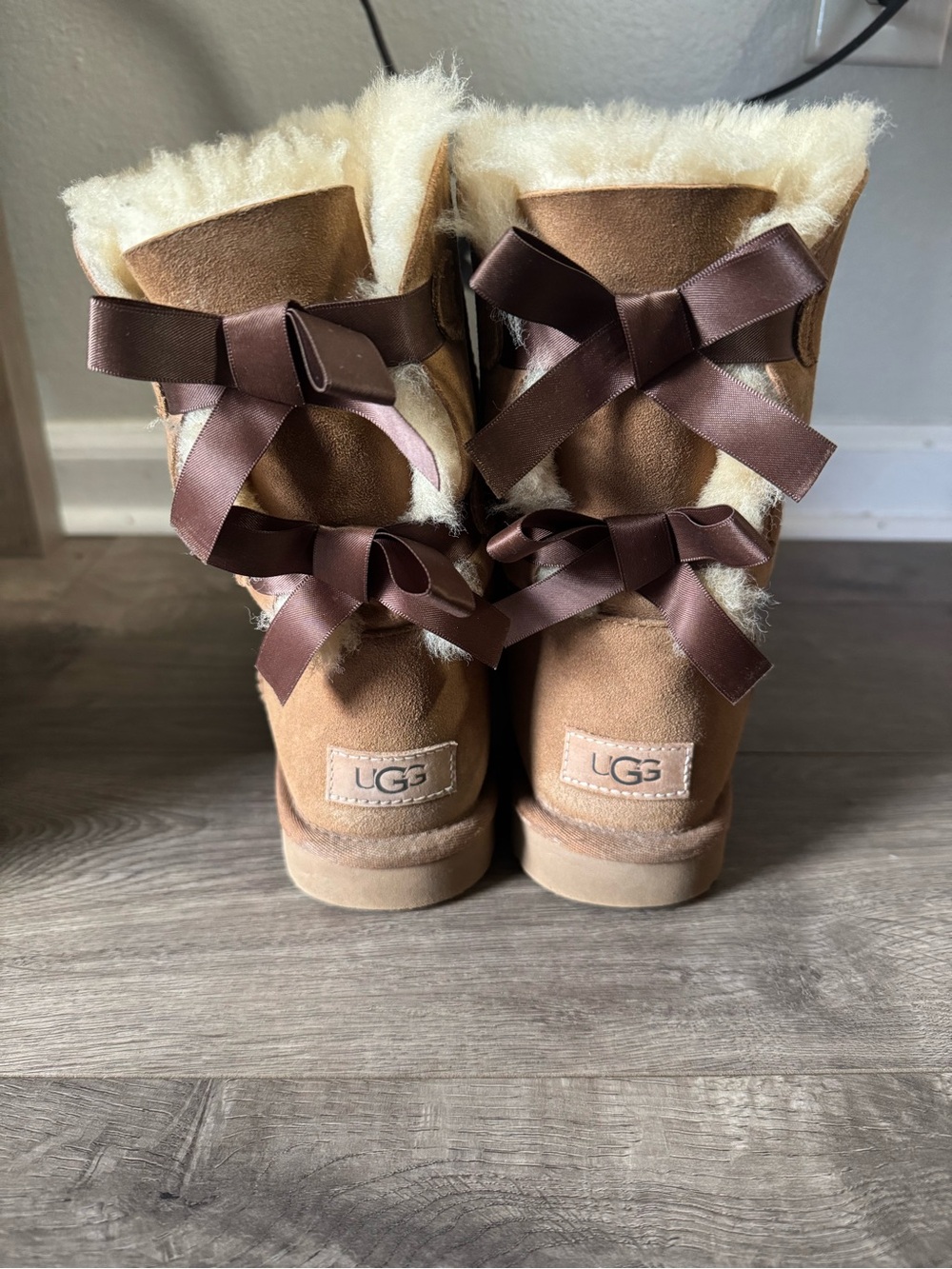 UGG Chestnut Suede Shearling Boots with Bow Detail - Picture 3 of 6